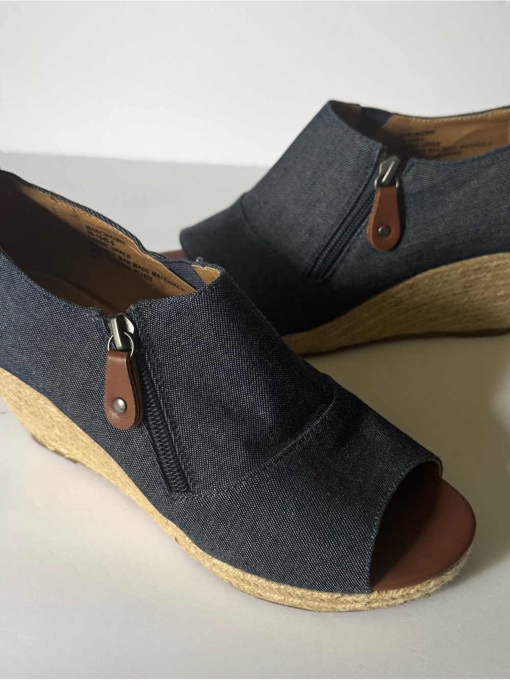 Comfortview Women’s 7 Marci Denim Fabric Side Zip Peep Toe Wedge Woven Heel